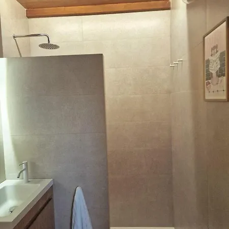 Duplex Con Parking Y Jardin Privado アパート ウスルビル